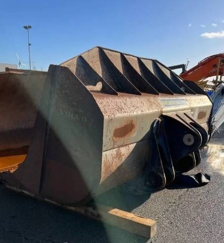 Volvo L350F Rock Bucket (Volvo)