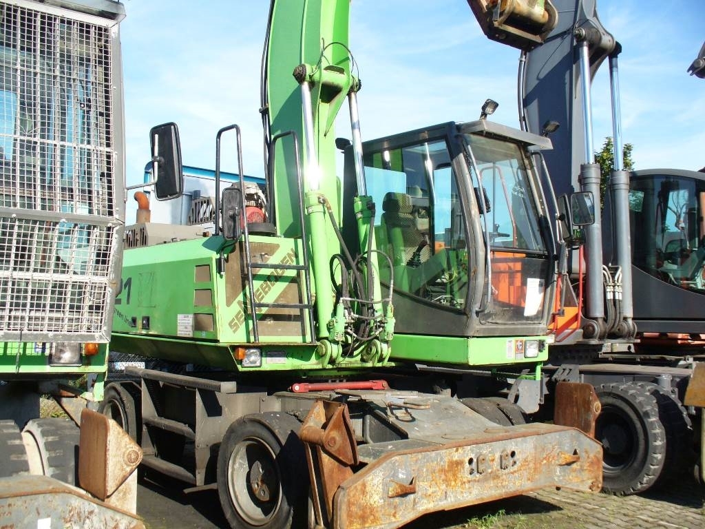 Used Sennebogen 821M Industriebagger wheeled excavators Year 2005