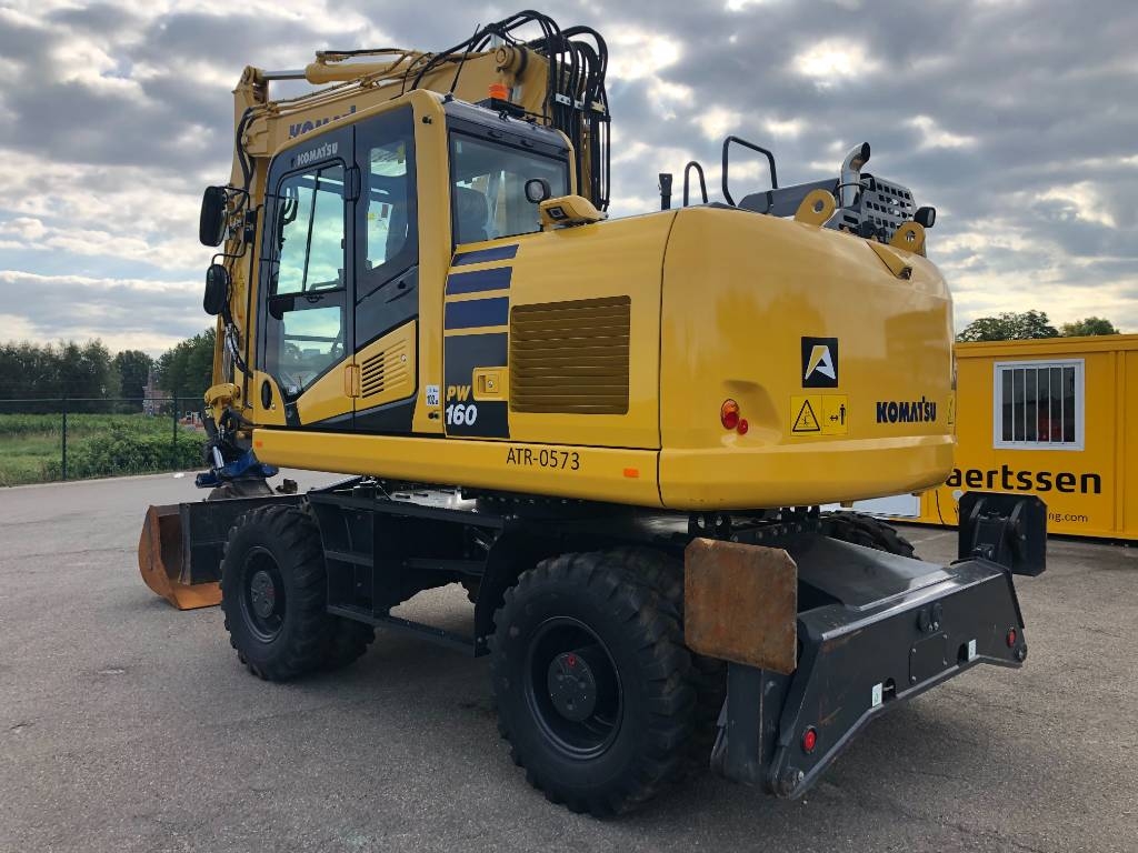 Komatsu PW16011 + SMP Rototilt Wheeled excavators Construction