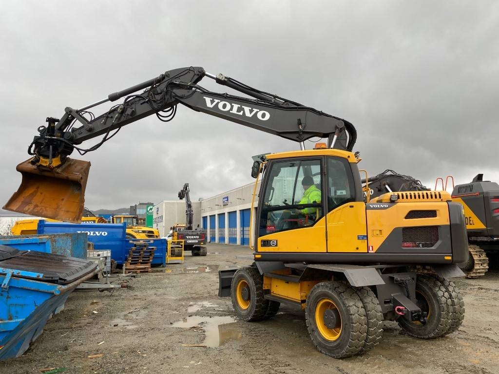 Volvo 160 экскаватор