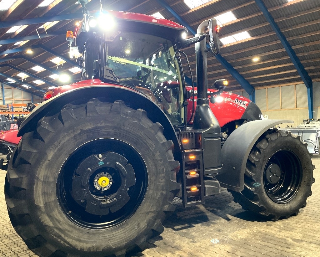 Case IH Optum 340 CVX