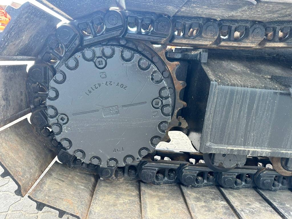 Komatsu PC210-11