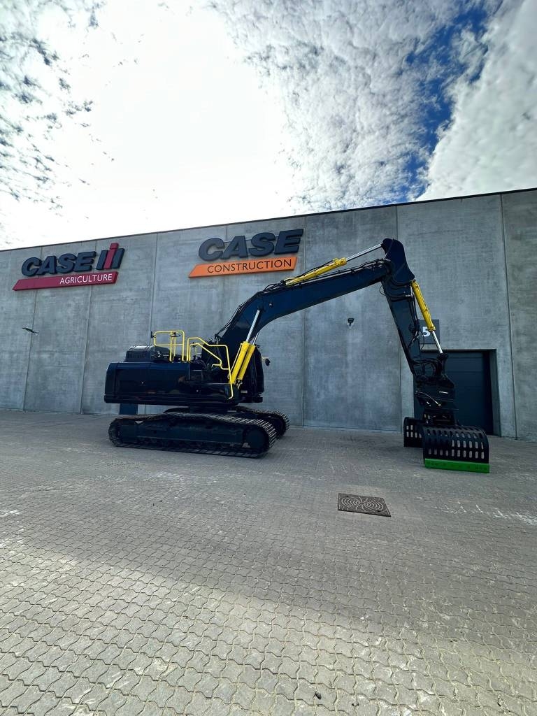 Komatsu PC210-11