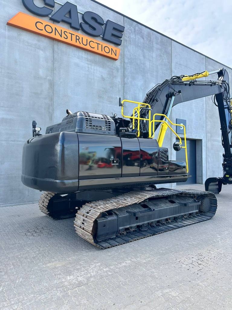 Komatsu PC210-11