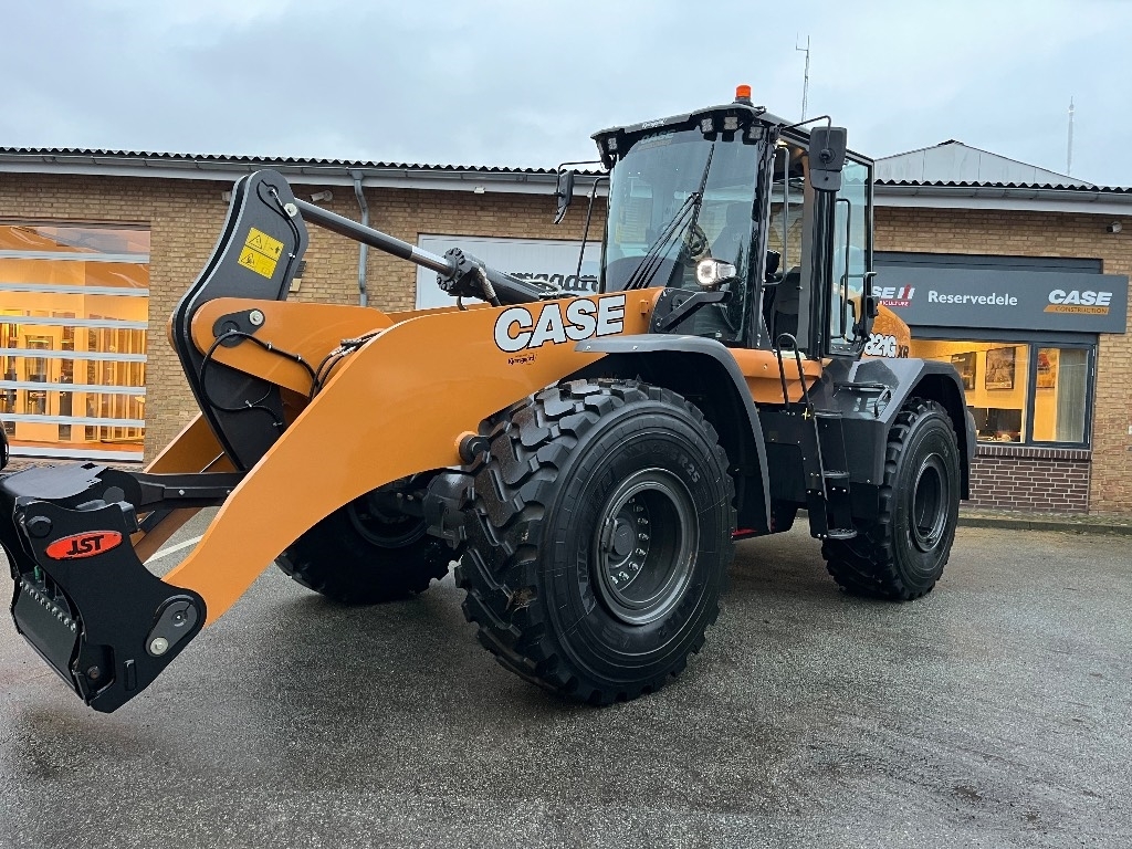 CASE 821 G XR