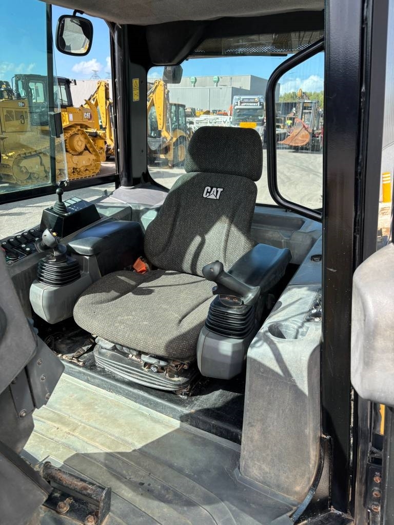 CAT D 6 K 2 LGP