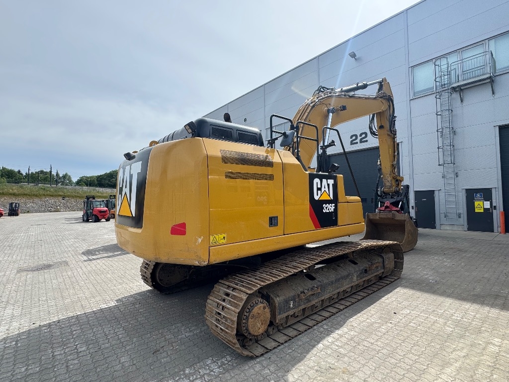 CAT 326 F L – bilde 2 av 9