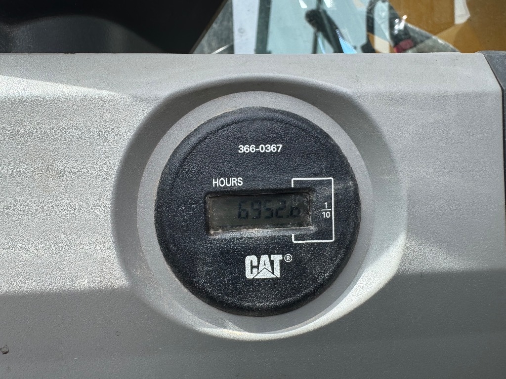 CAT 326 F L – bilde 6 av 9