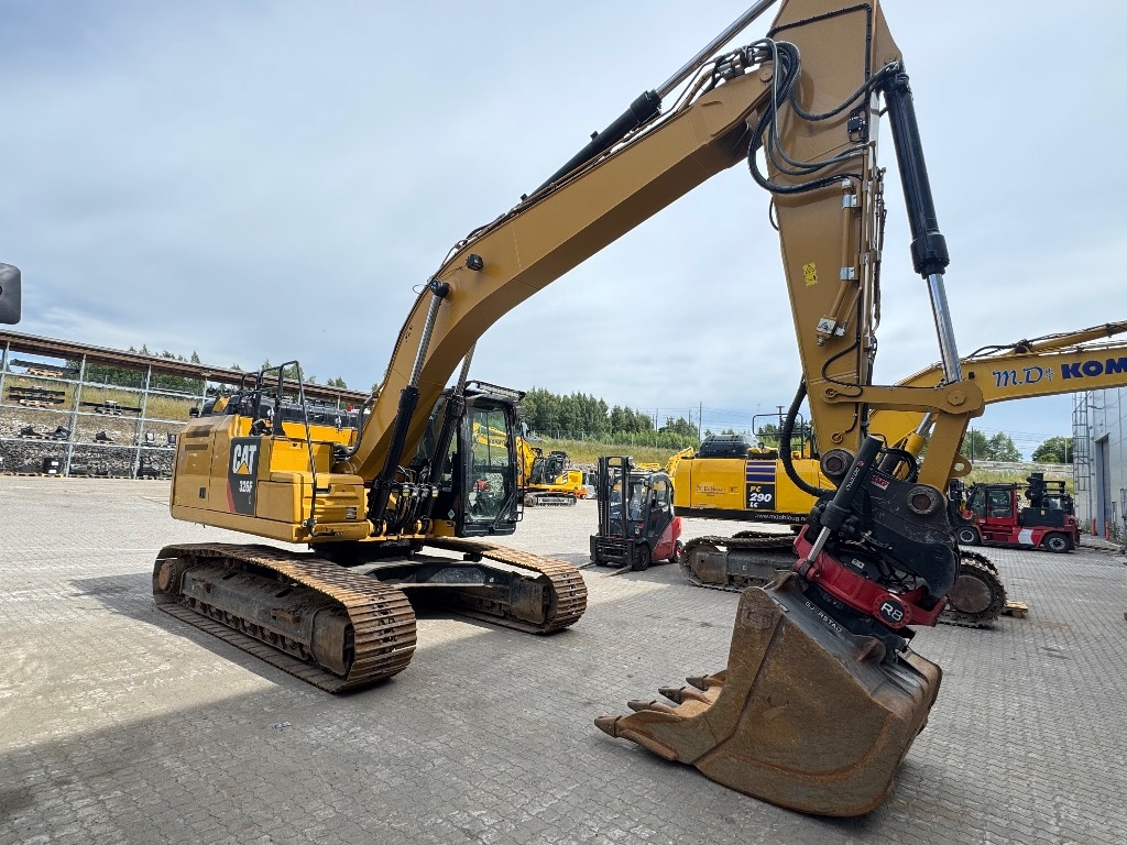 CAT 326 F L – bilde 1 av 9