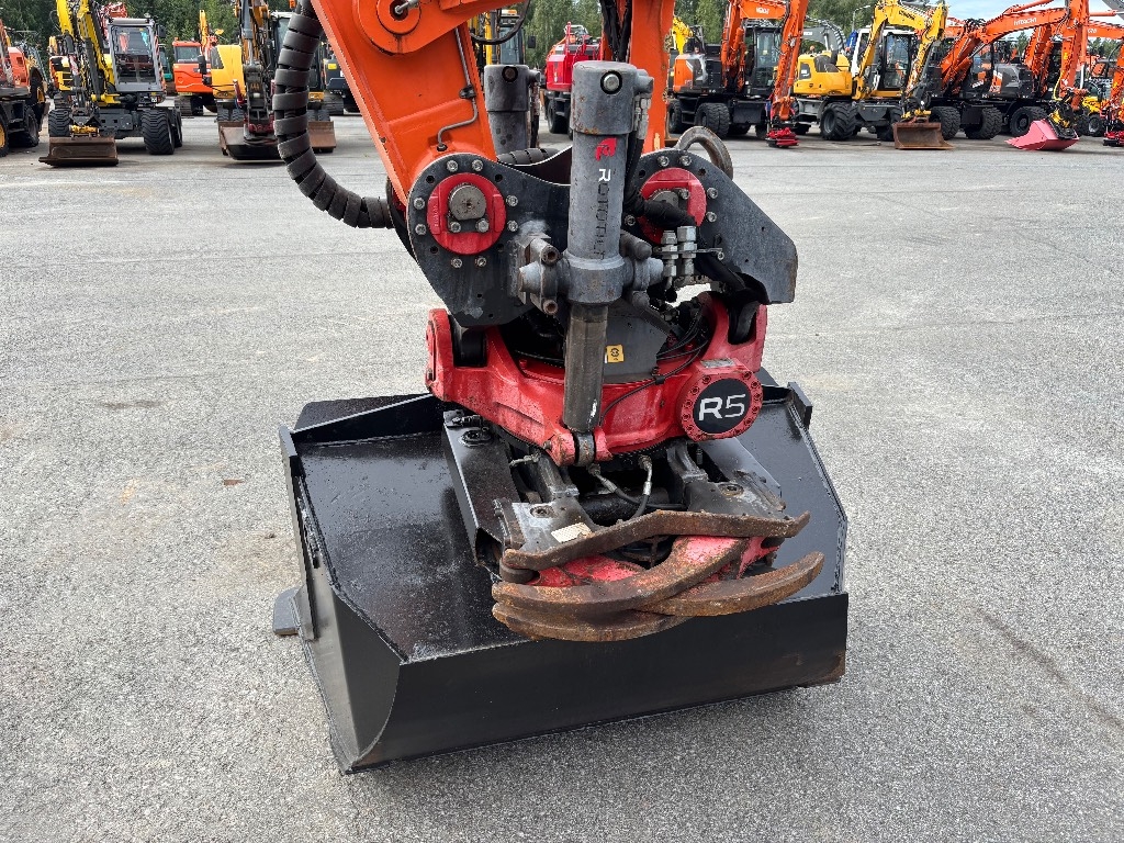 hitachi-zx-135-us-6-pyorittaja,f727ed88