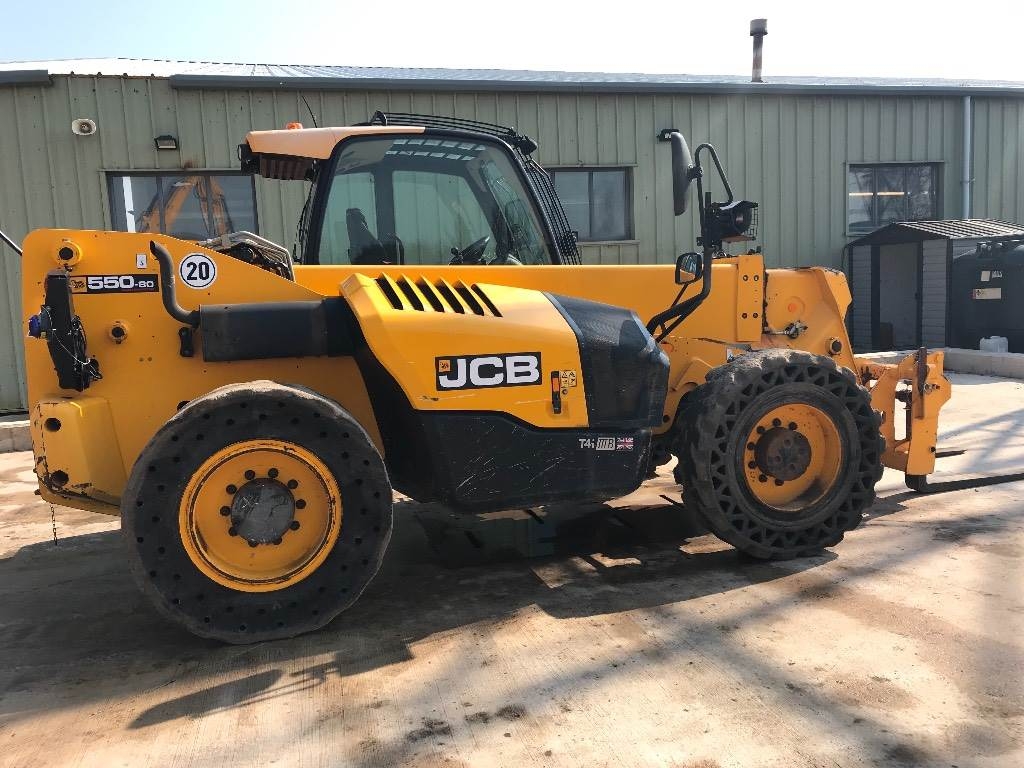 jcb-550-80-wastemaster-telescopic-handlers-construction-gunn-jcb
