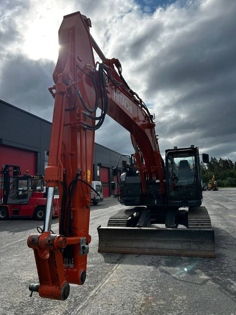 hitachi-zx-225-us-7-myyty-sold,9b986d8c