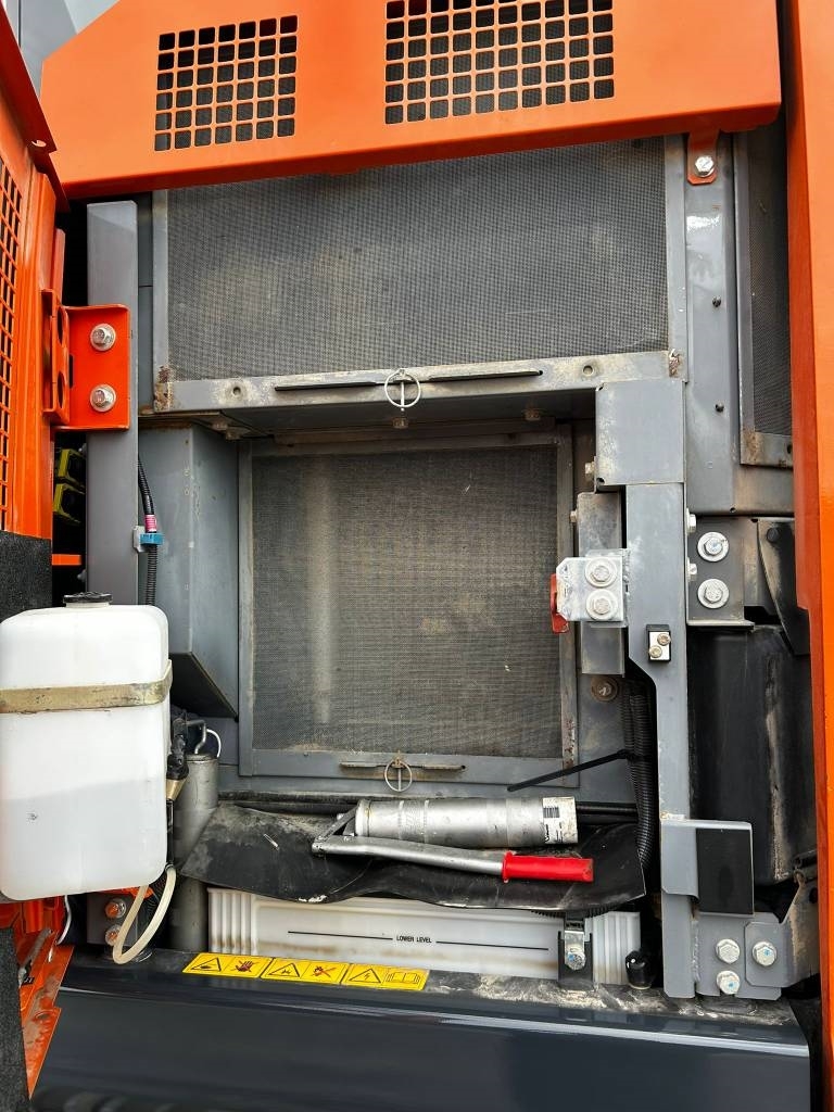 hitachi-zx-225-us-7-myyty-sold,b366e651