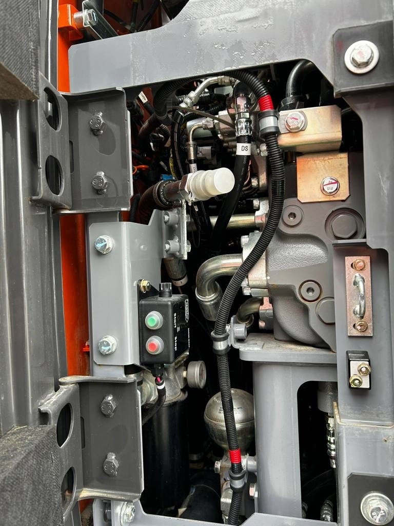 hitachi-zx-225-us-7-myyty-sold,cbca4dd1