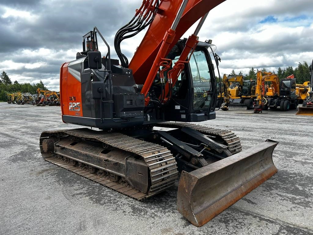 hitachi-zx-225-us-7-myyty-sold,e88fad2e