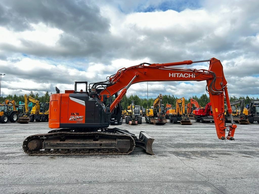 Hitachi ZX 225 US-7 / StageV, Puskulevy,Rasvari! - Crawler