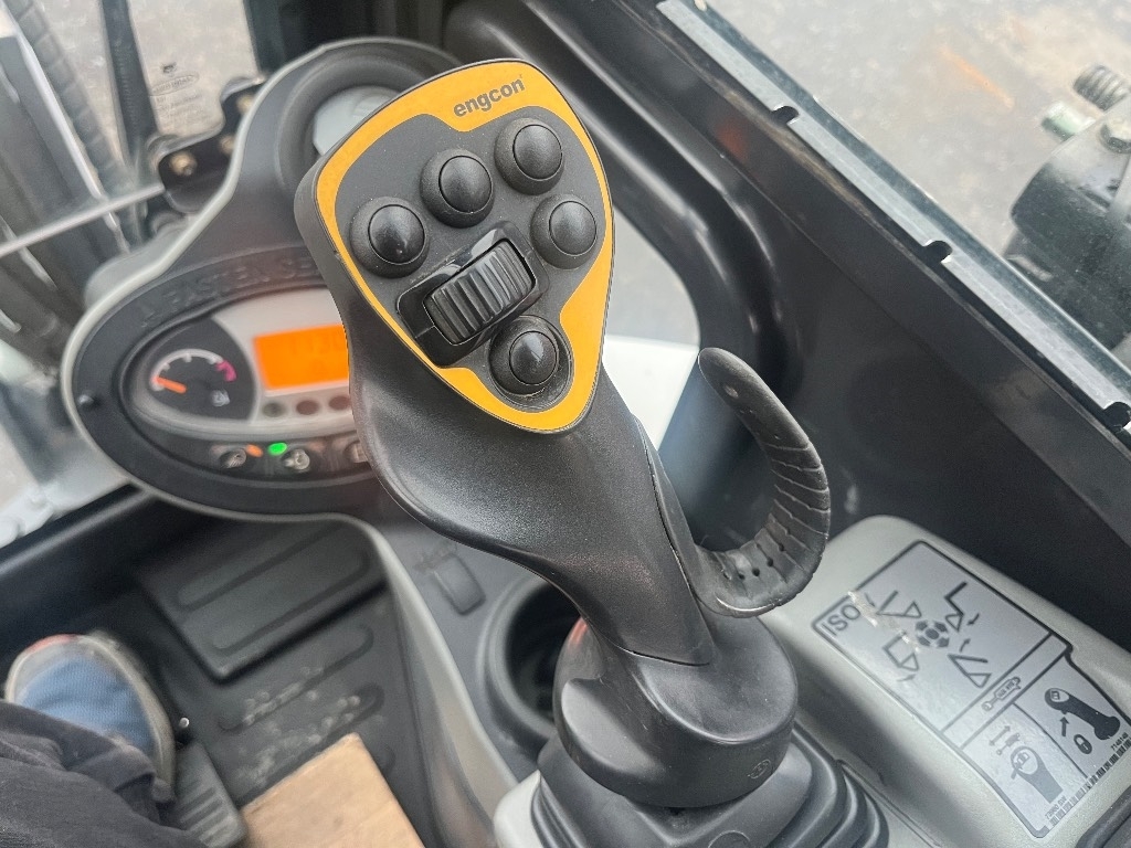 bobcat-e-26-engcon-karry-2-kau,6dafd4de