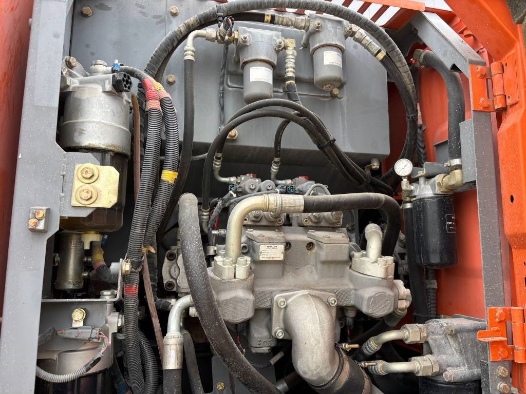 Hitachi ZX 140 W-5B