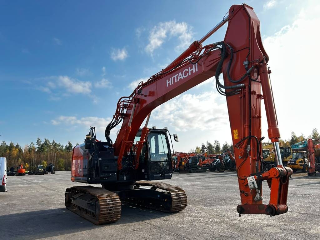Hitachi ZX 225 US R LC-7 - Crawler excavators | Rinta-Jouppi Machine
