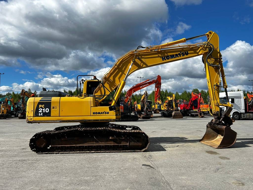 komatsu-pc-210lc-8-kallistuva,57044850