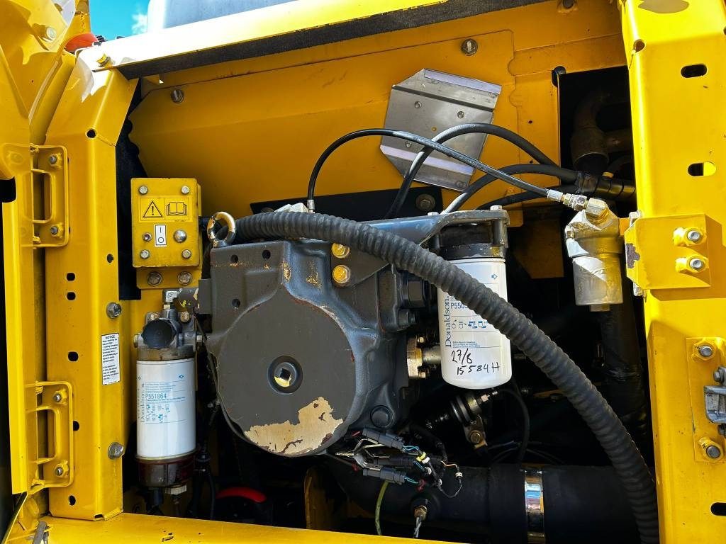 komatsu-pc-210lc-8-kallistuva,860edd96