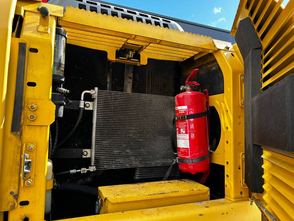 komatsu-pc-210lc-8-kallistuva,ccbb1f74