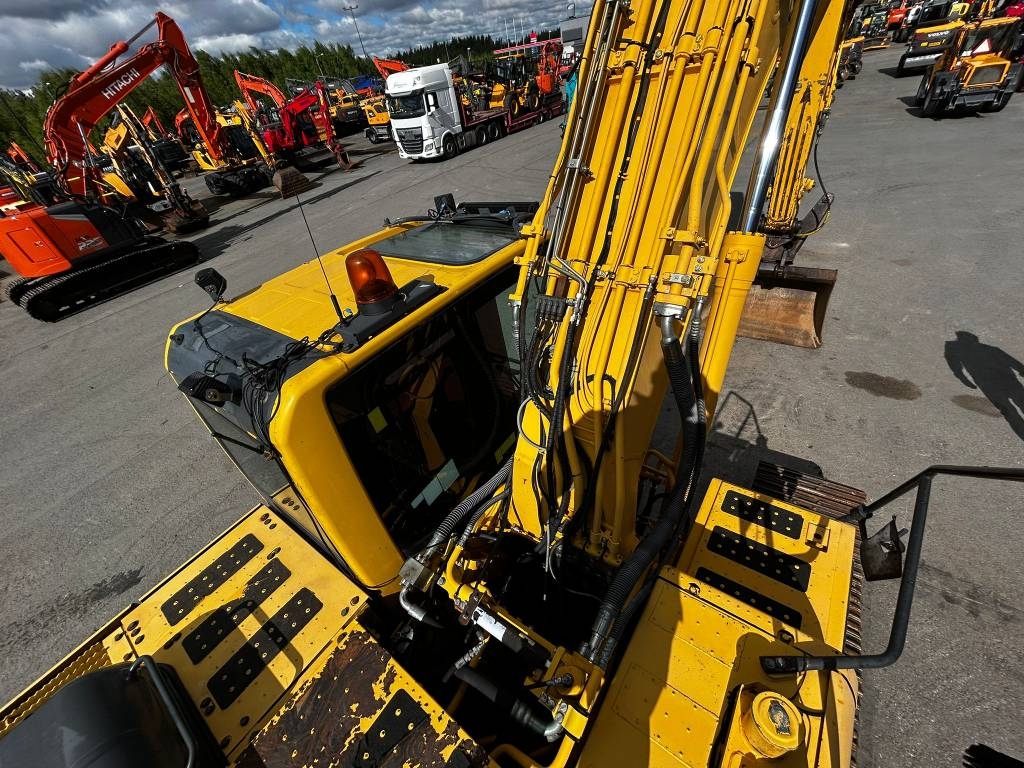 komatsu-pc-210lc-8-kallistuva,e80596b7