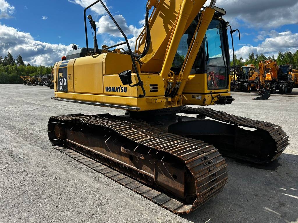komatsu-pc-210lc-8-kallistuva,ee9facae
