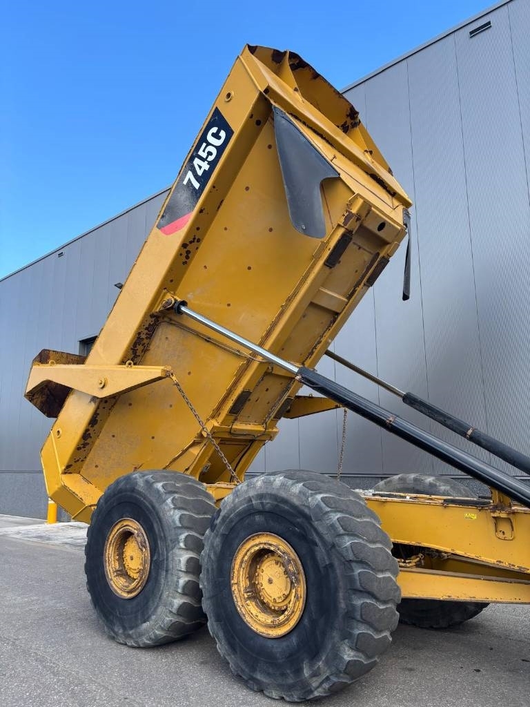 CAT 745 C (CE /Low Hours)