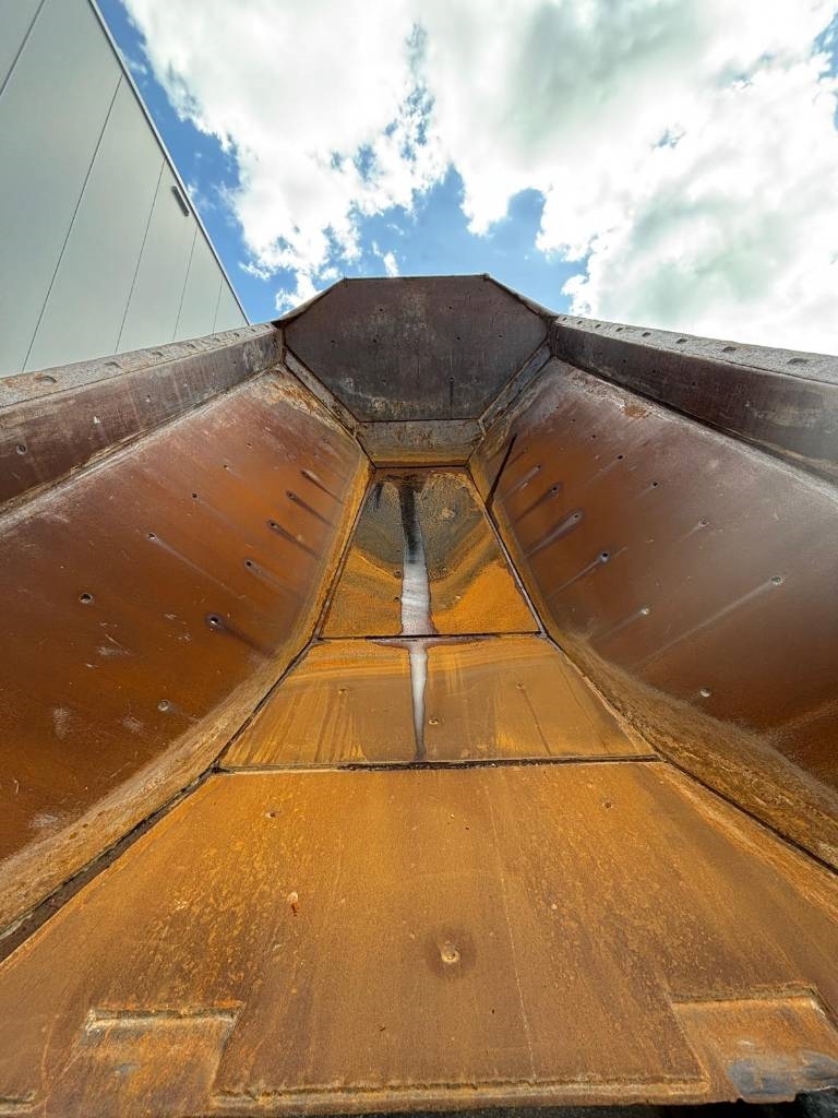 CAT 745 C (CE /Low Hours)