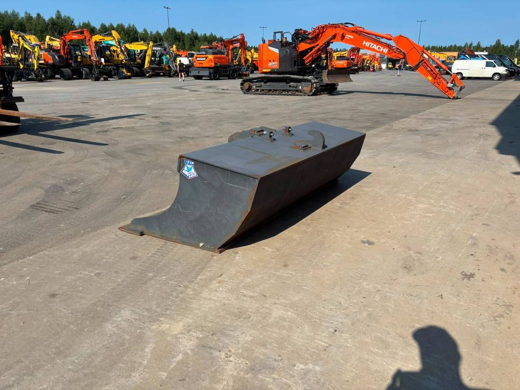 vikingsteel-tasauskauha-2500mm,d43b0361