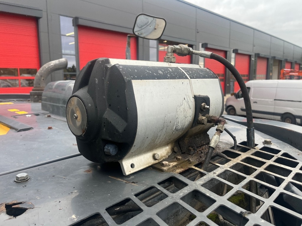 new-holland-e-235-b-sr-pyoritt,86188d52