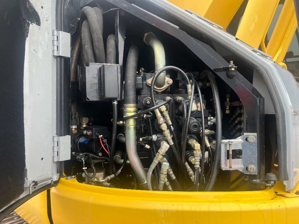 new-holland-e-235-b-sr-pyoritt,b41693aa