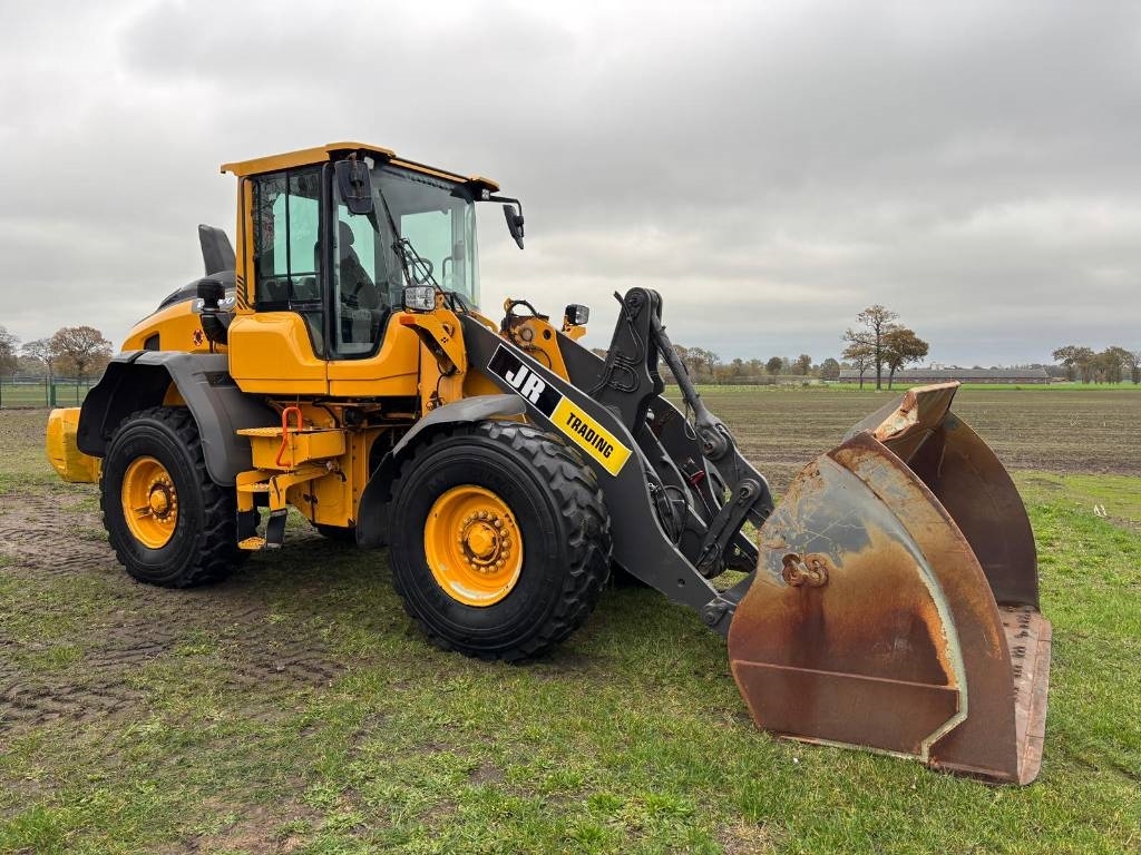 Volvo L 90 H (On Transport)