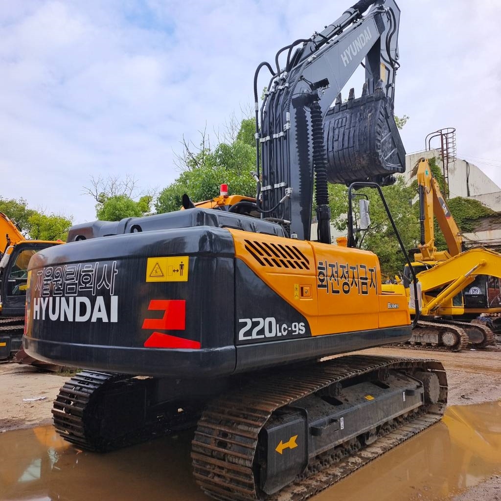 2023 Hyundai 220LC-9S-44413866