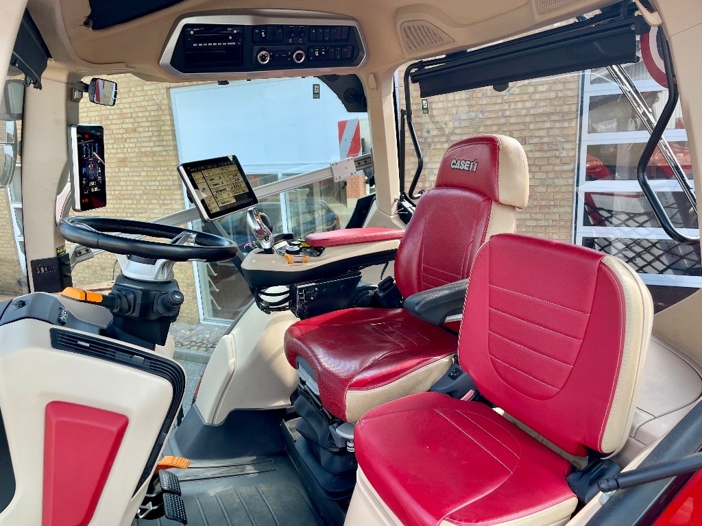 Case IH OPTUM 300 CVX