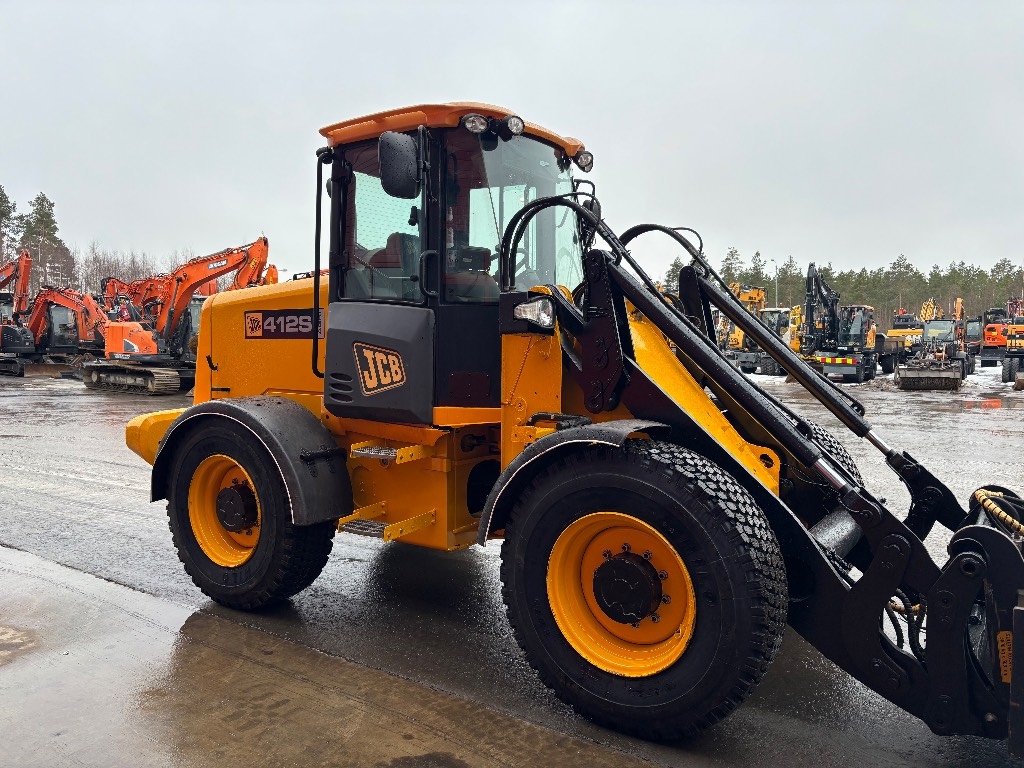 jcb-412-s-agri-uudet-renkaat-k,2c65e77f
