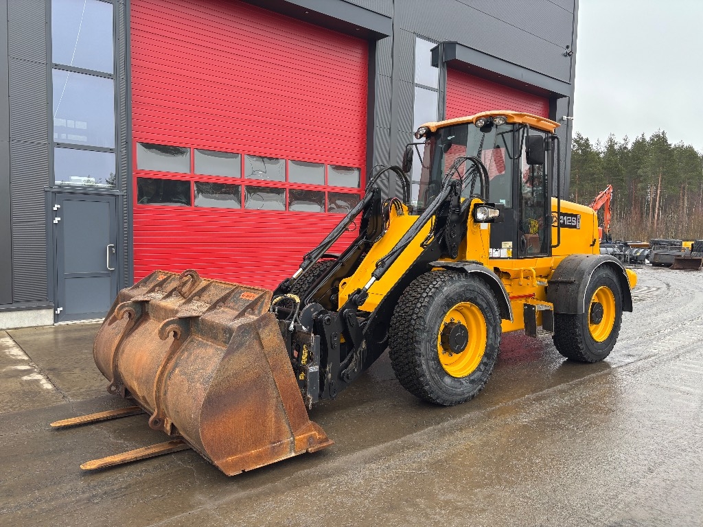 jcb-412-s-agri-uudet-renkaat-k,3d39c843