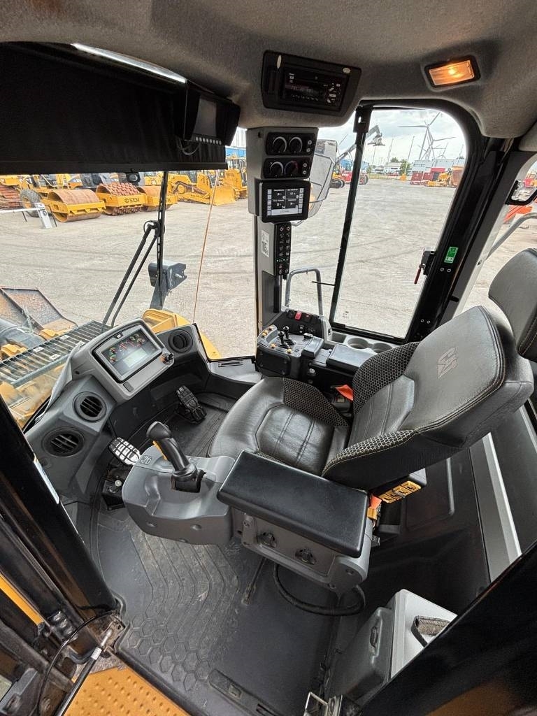 CAT 972 M XE (New Tires)