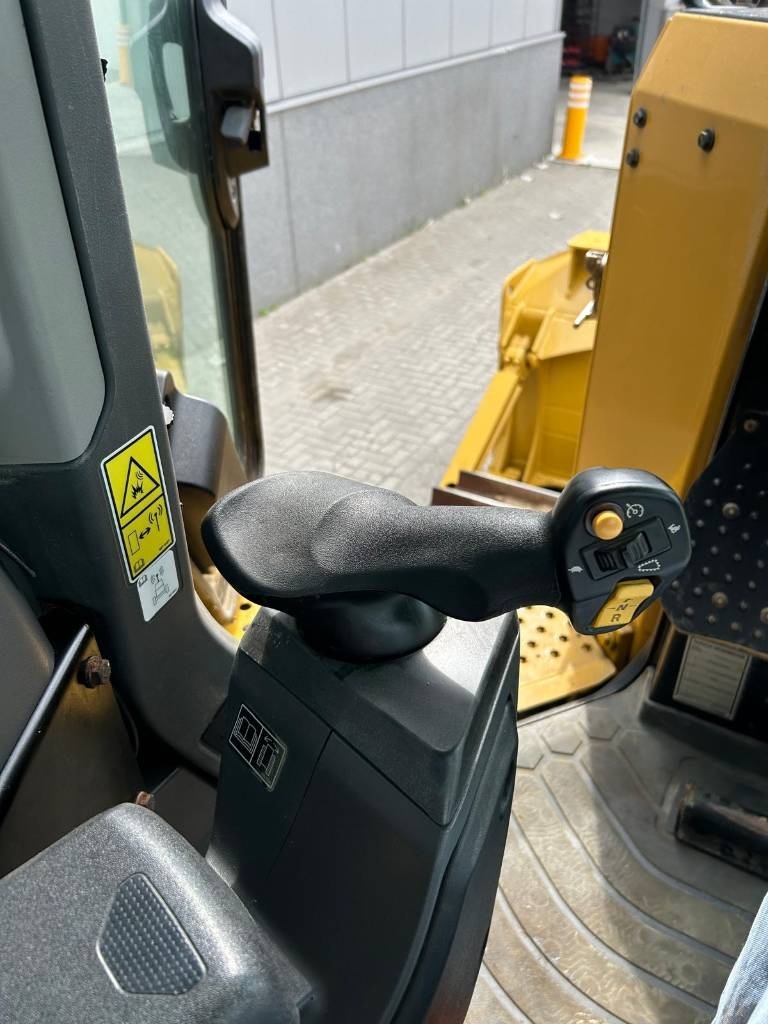 CAT D 6 XL (LOW HOURS - CE CERTIFIED)