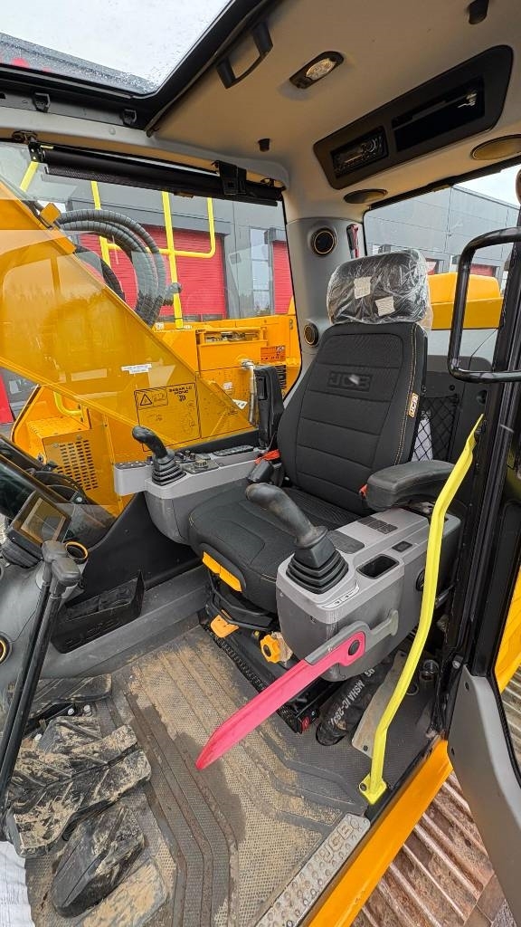 jcb-245-xr-stage-v-rasvari-pie,20e07d45