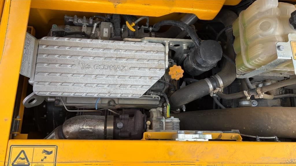 jcb-245-xr-stage-v-rasvari-pie,a44e0939