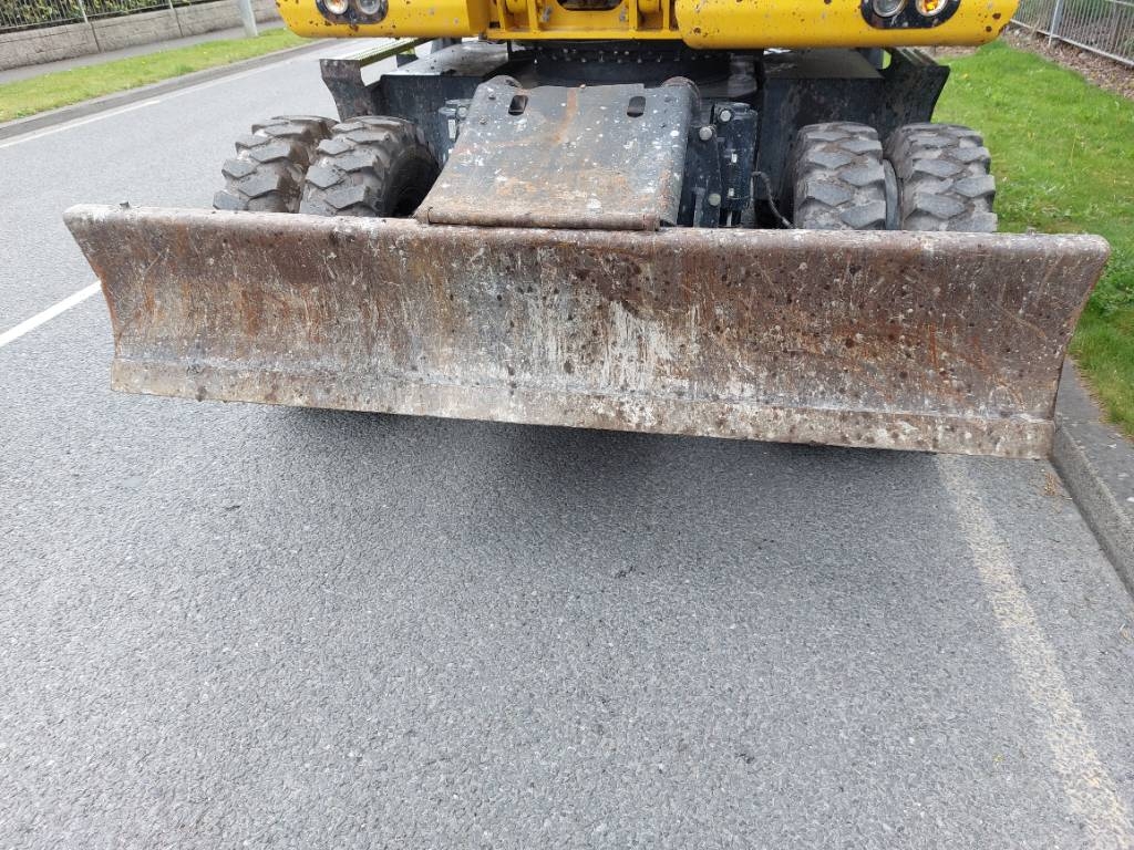 Komatsu PW148-11