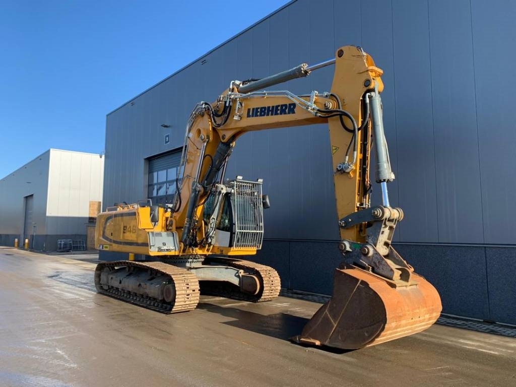 Liebherr R 946 LC