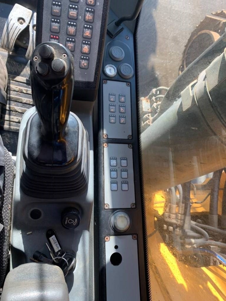 Liebherr R 946 LC
