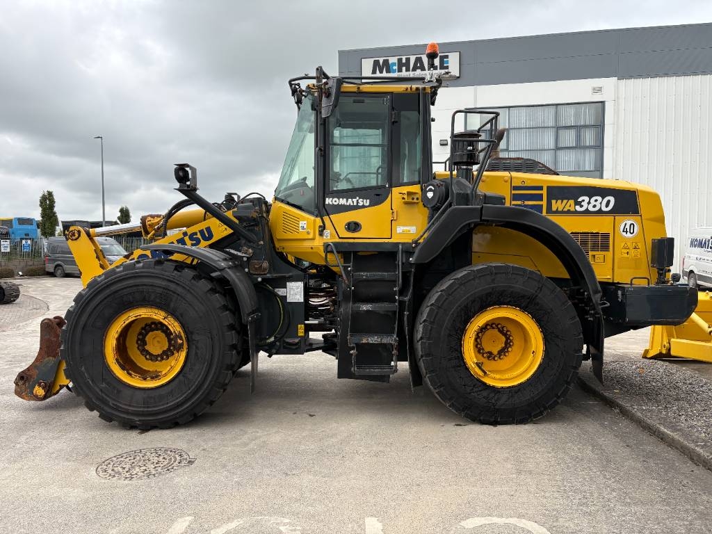 Komatsu WA380-8