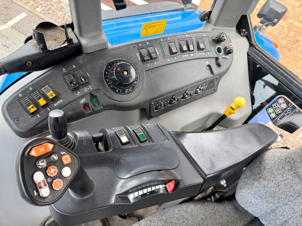 New Holland T 7550