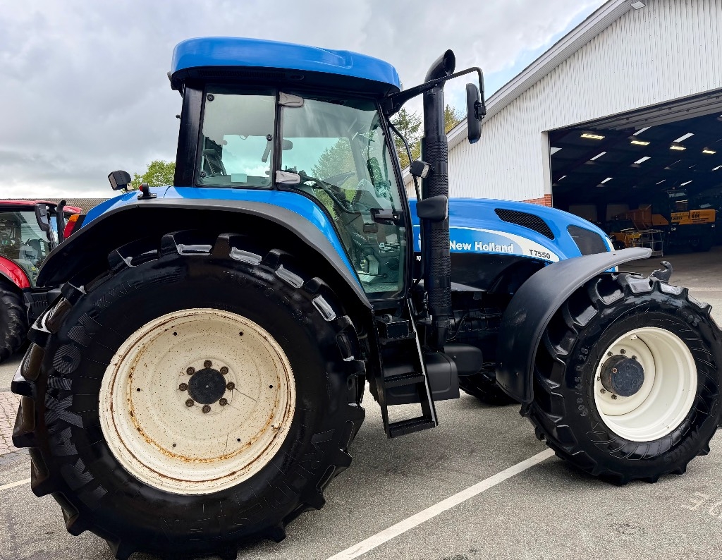 New Holland T 7550