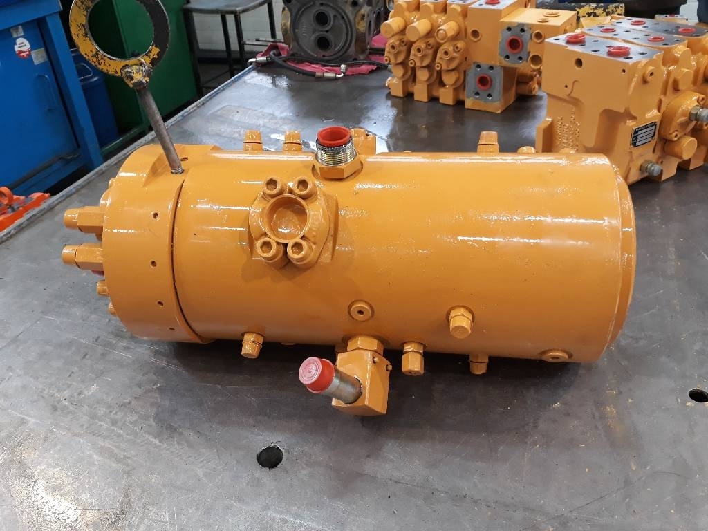 CASE 688 SWING JOINT SWIVEL H39038 KOLUMNA OBROTU Hydraulika