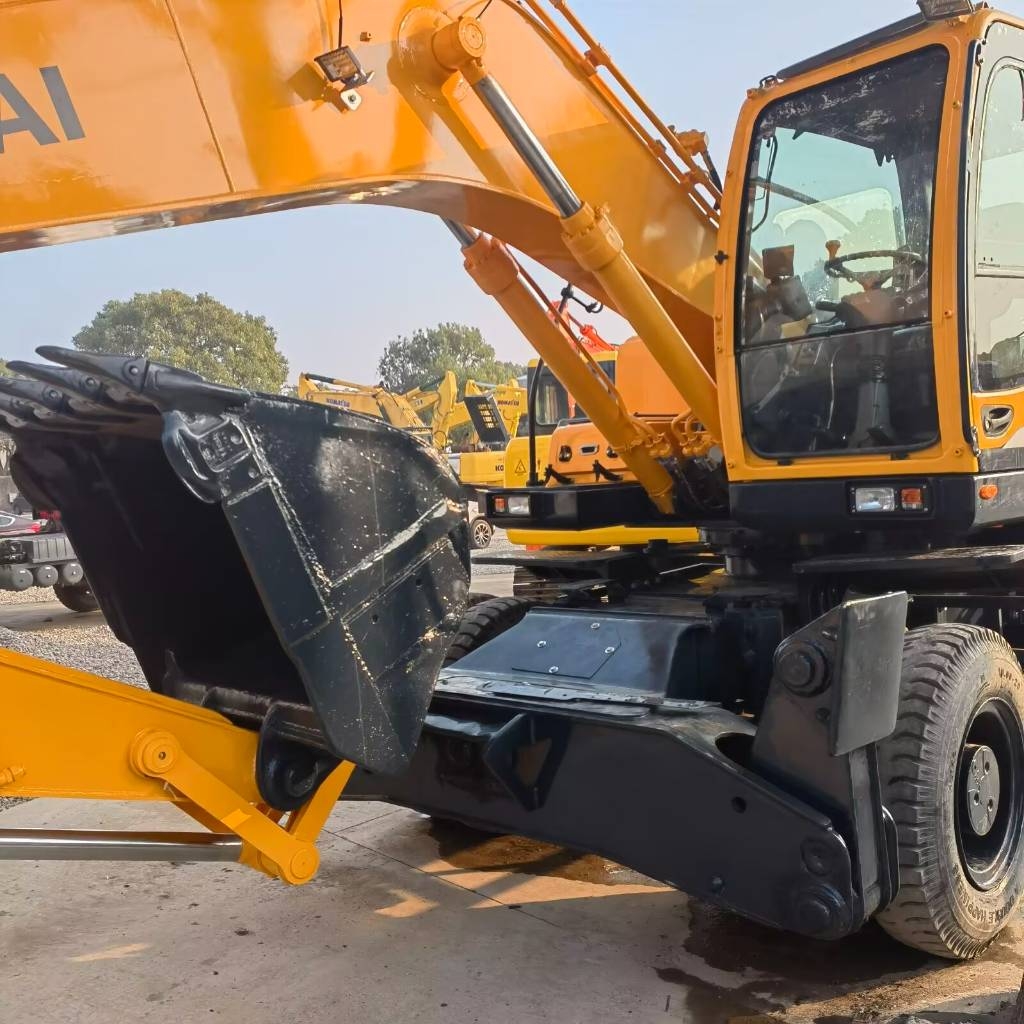2024 Hyundai 210W-9-49045431
